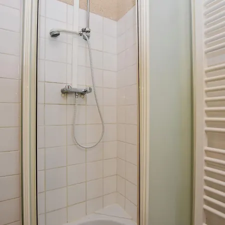Lovely Holiday Home In Biron With Swimming Pool Feriehus *