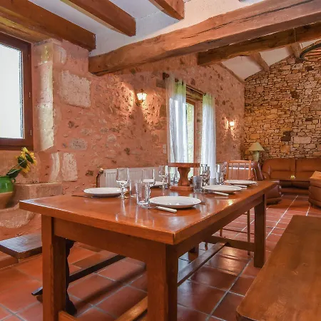 Feriehus Lovely Holiday Home In Biron With Swimming Pool